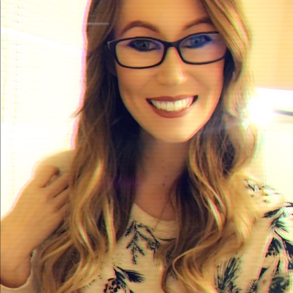 Meet your Posher, Monique - Picture 1 of 1